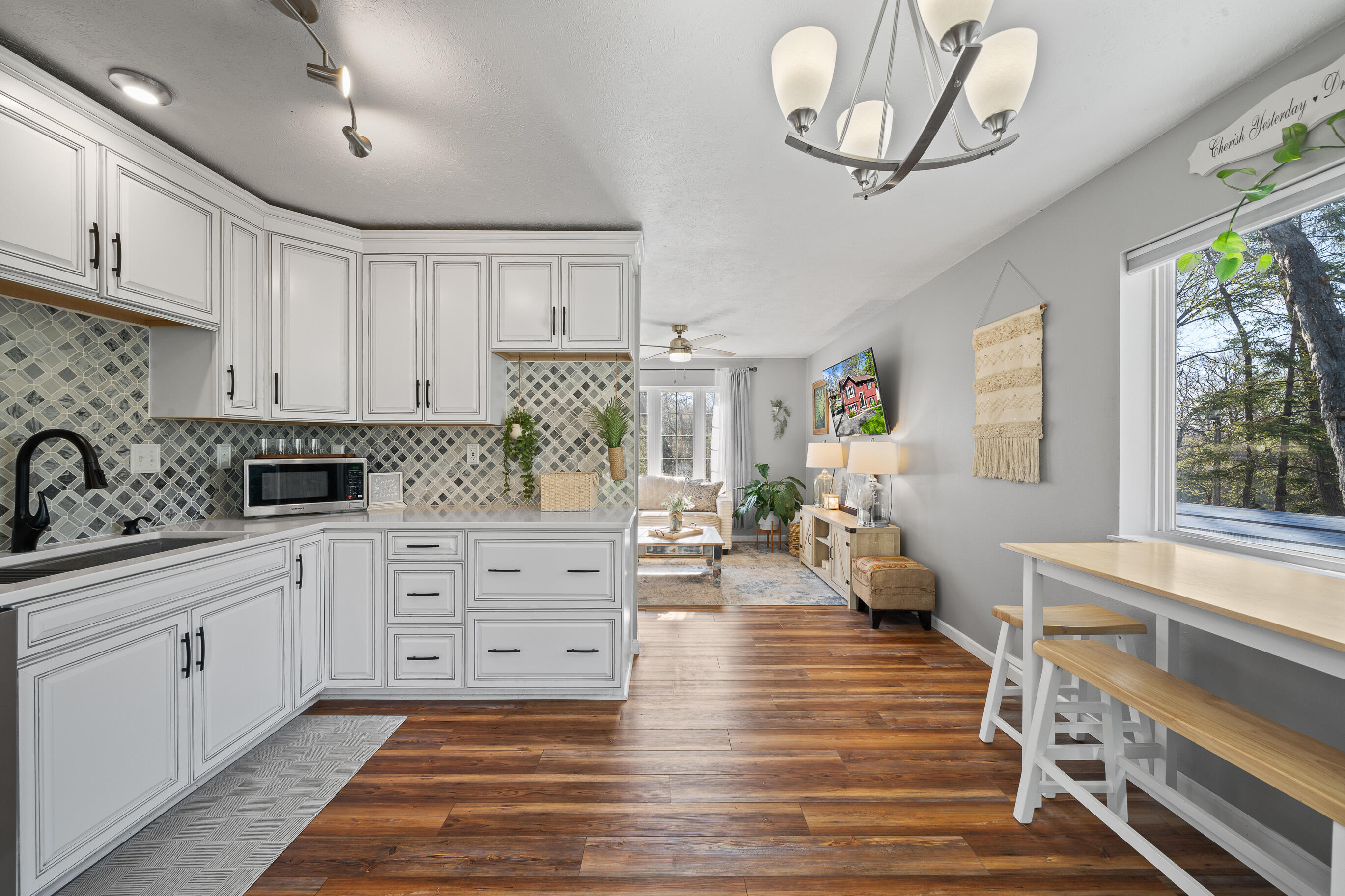 N3311 Queen Road Geneva, WI 53147 - Photo 21 of 51 Dining/Kitchen