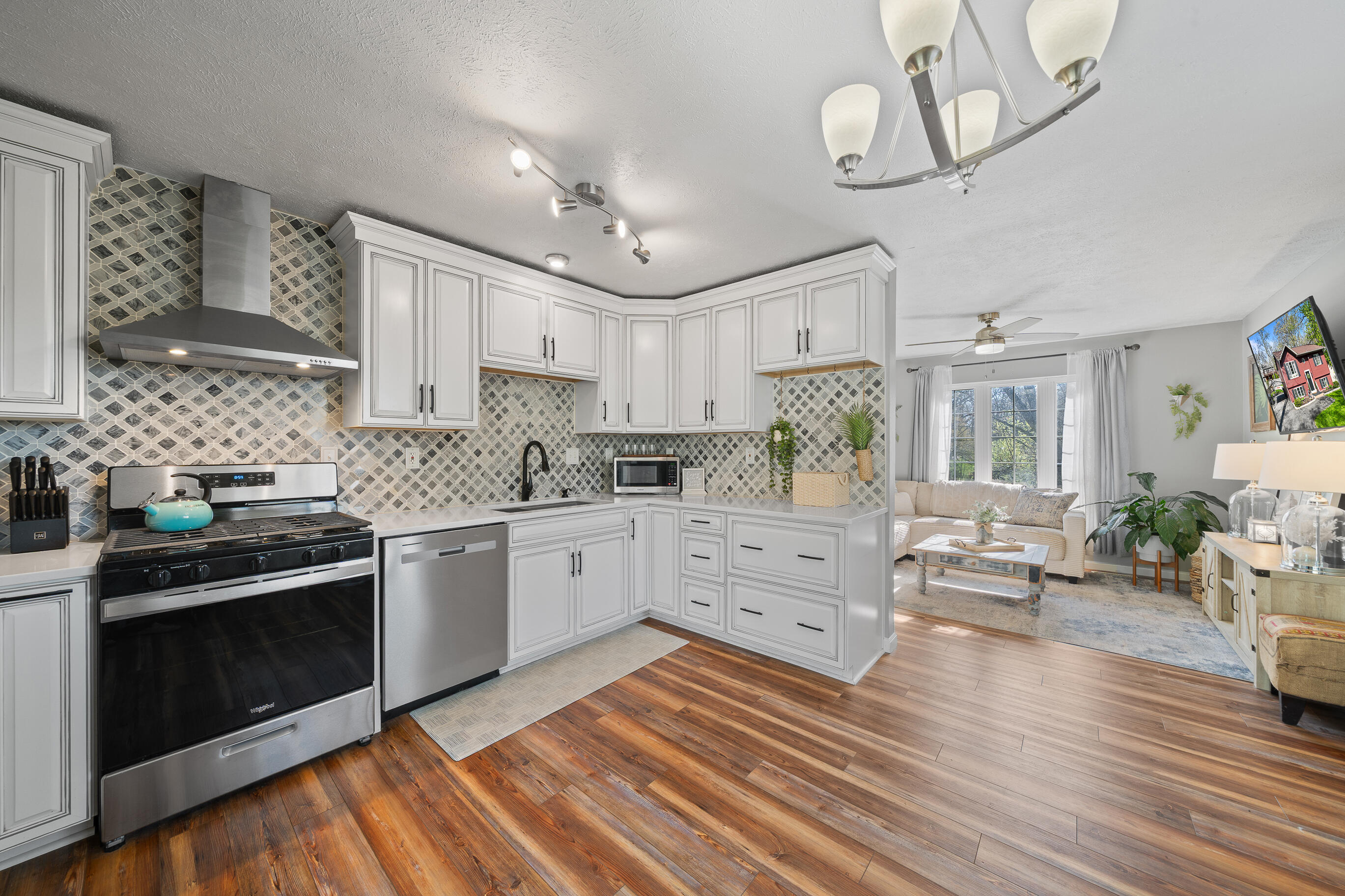 N3311 Queen Road Geneva, WI 53147 - Photo 23 of 51 Kitchen