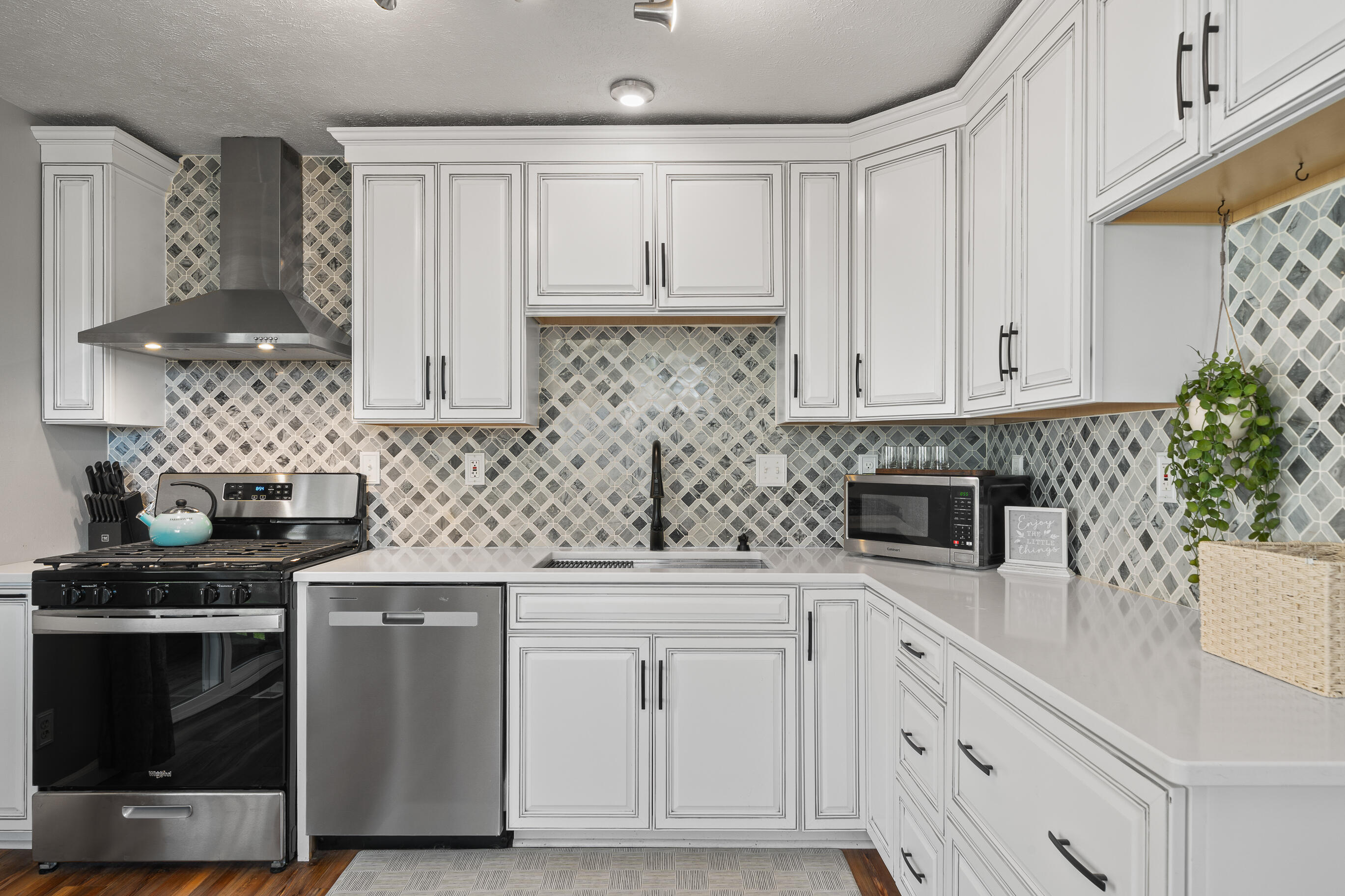 N3311 Queen Road Geneva, WI 53147 - Photo 25 of 51 Kitchen