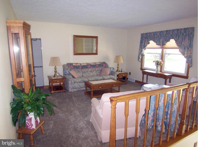30180 Huntt Road Mechanicsville, MD 20659 - Photo 10 of 28 Living Room