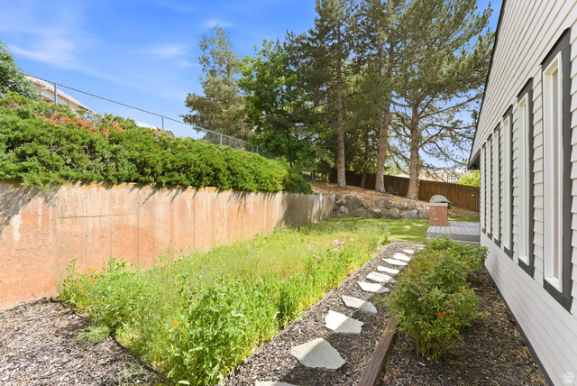 2675 South 450 East Bountiful, UT 84010 - Photo 33 of 44
