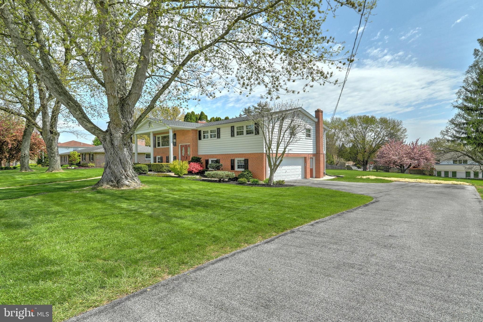 2265 Sutton Road York, PA 17403 - Photo 2 of 36