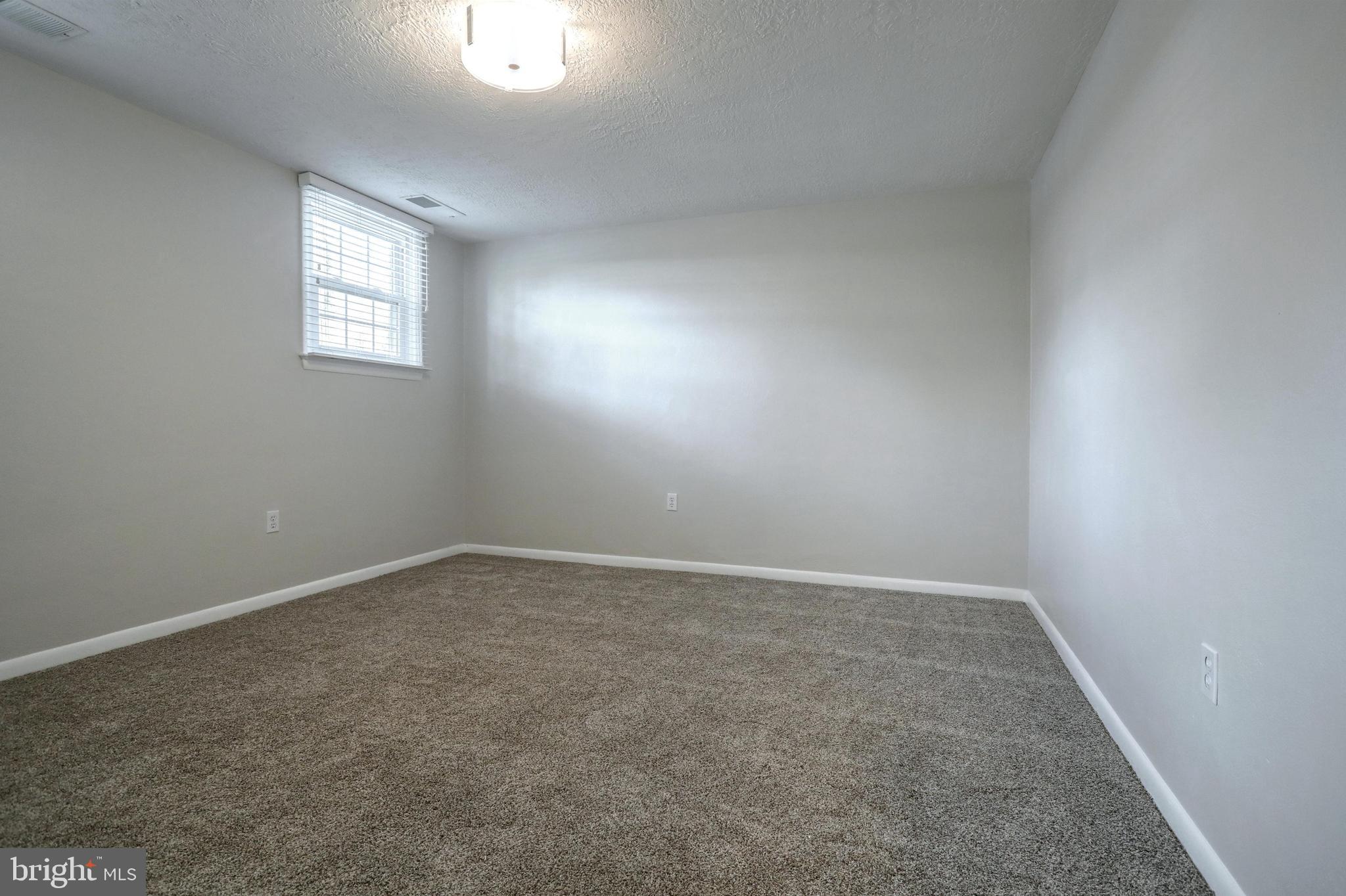 2265 Sutton Road York, PA 17403 - Photo 23 of 36