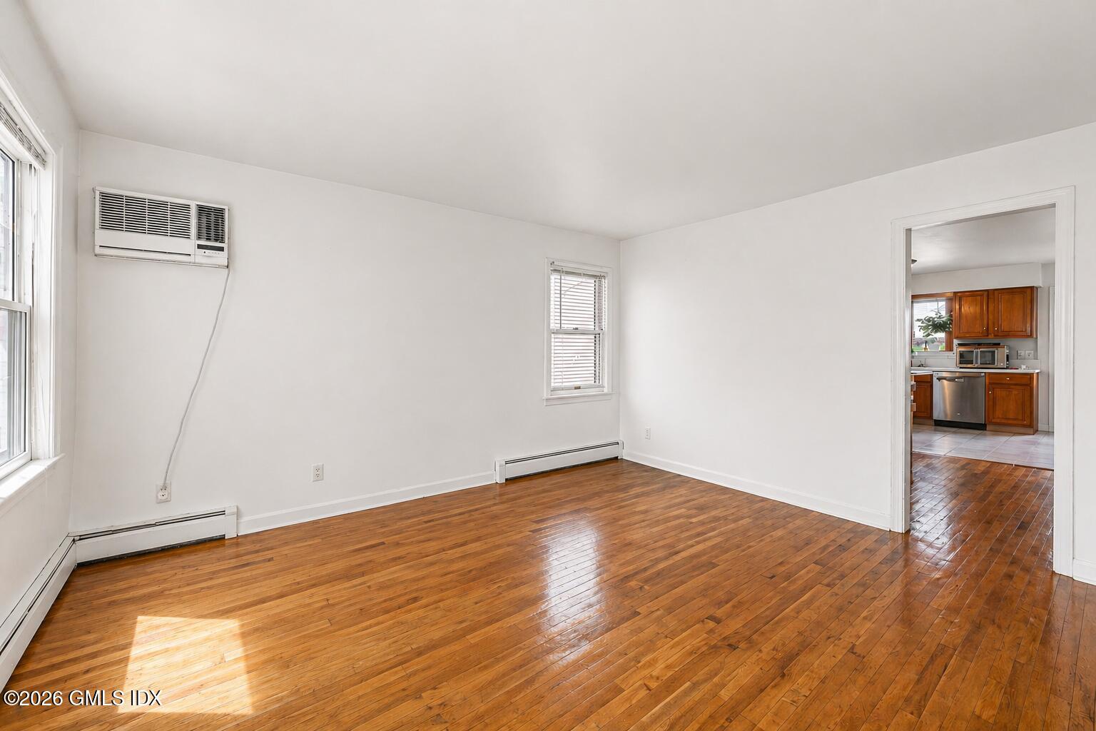 21 Division Street, Unit A Greenwich, CT 06830 - Photo 3 of 17 25 - DSTW