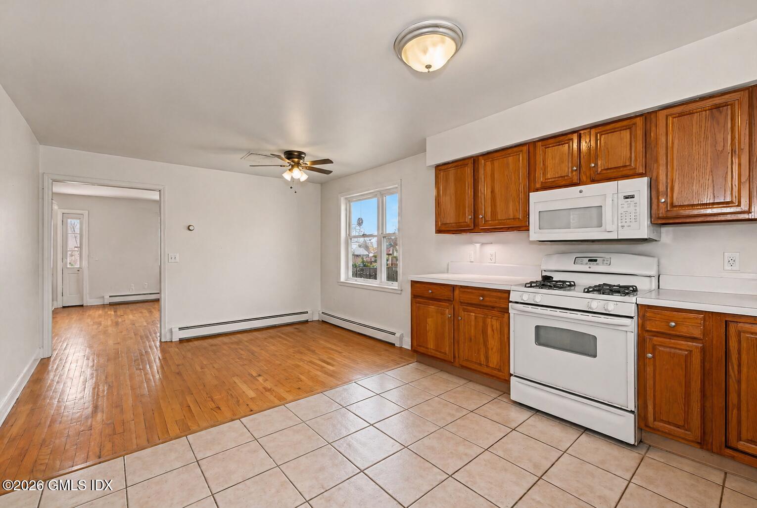 21 Division Street, Unit A Greenwich, CT 06830 - Photo 5 of 17 27 - DSTW