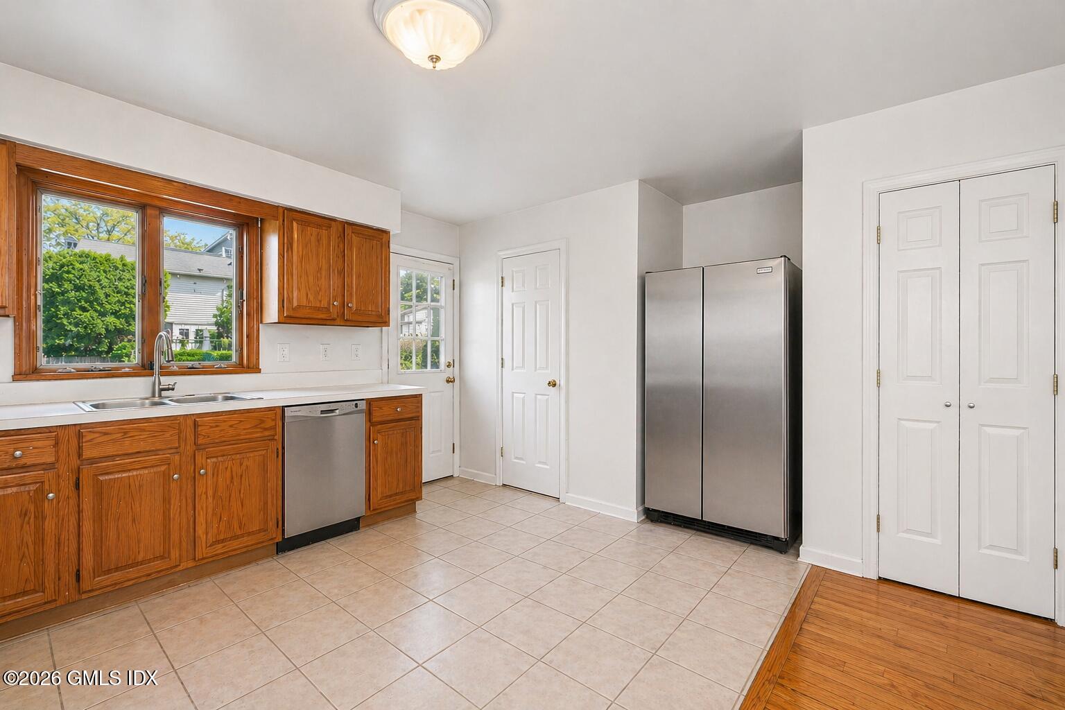 21 Division Street, Unit A Greenwich, CT 06830 - Photo 6 of 17 28 - DSTW
