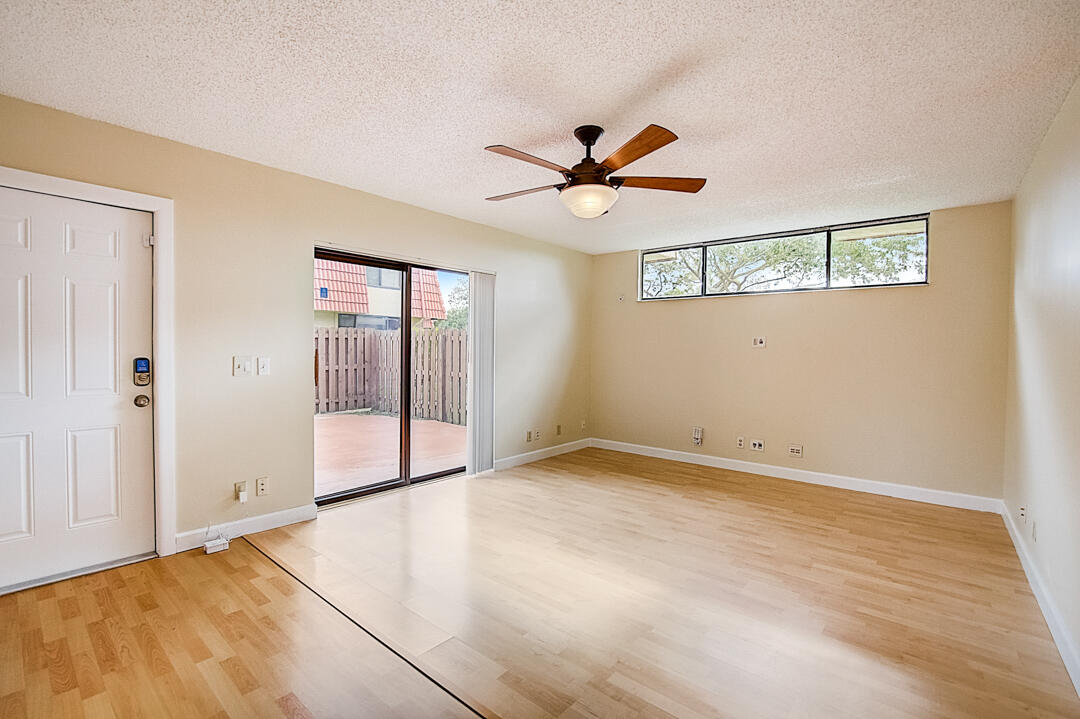8194 Thames Boulevard, Unit C Boca Raton, FL 33433 - Photo 6 of 30 listing_5