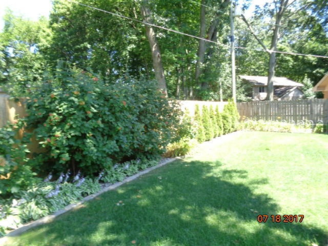633 Chippewa Road Benton Harbor, MI 49022 - Photo 4 of 32 DSC04087
