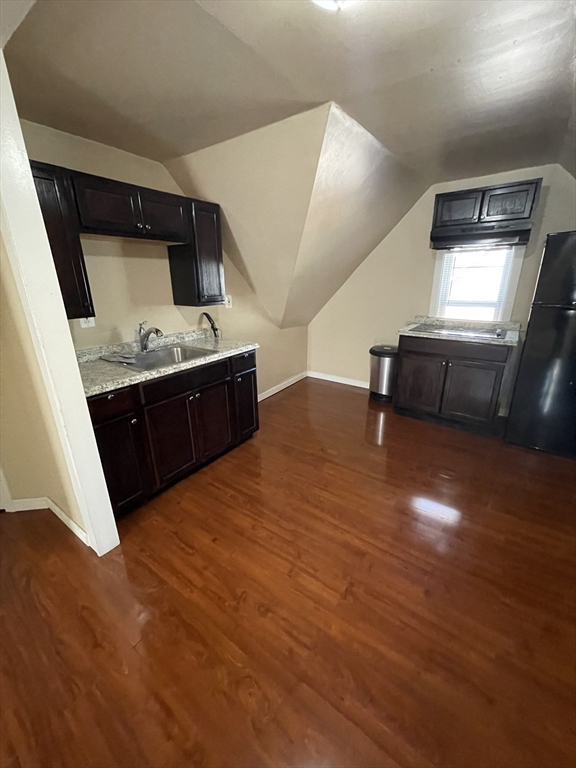 52 Acushnet Avenue Springfield, MA 01105 - Photo 23 of 28
