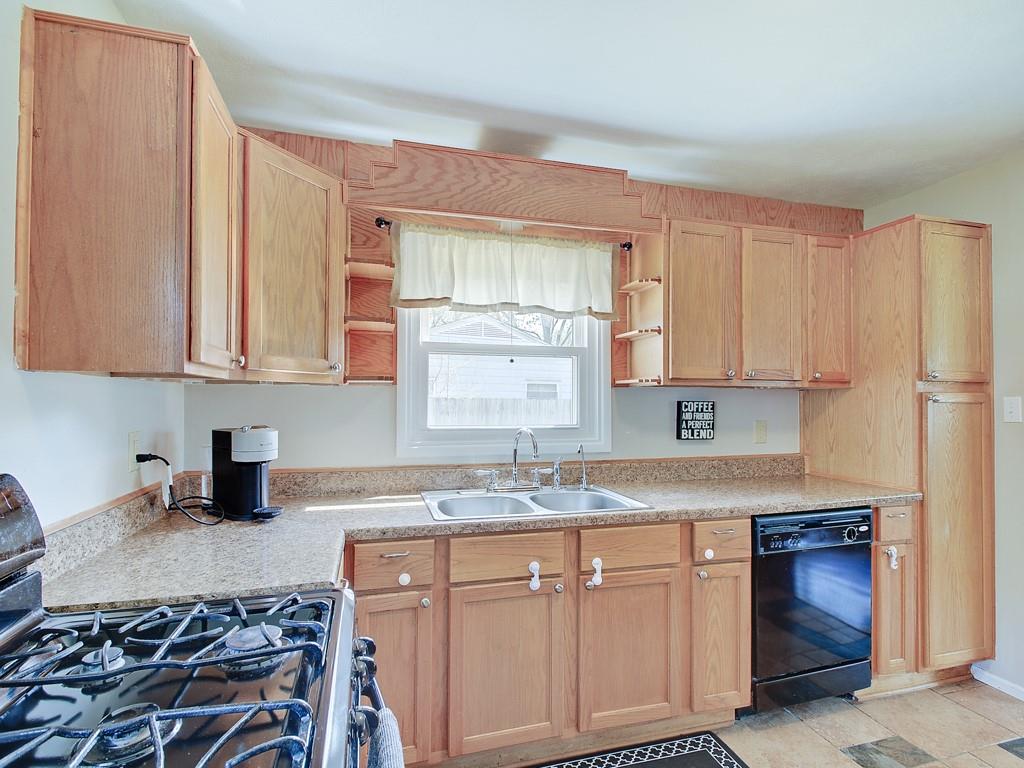 11035 Ruckle Street Indianapolis, IN 46280 - Photo 9 of 25 Gallery Image 9