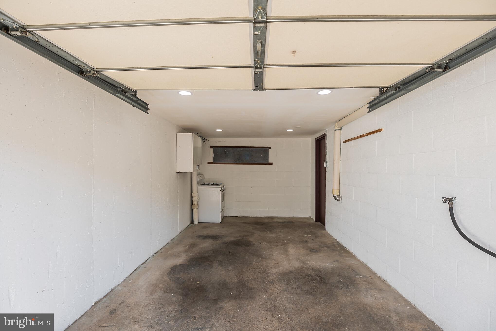 11726 Colman Road Philadelphia, PA 19154 - Photo 30 of 30 Access to Garage from the basement