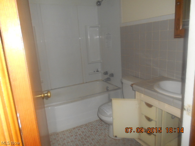 250 Ansel Road Geneva, OH 44041 - Photo 4 of 6