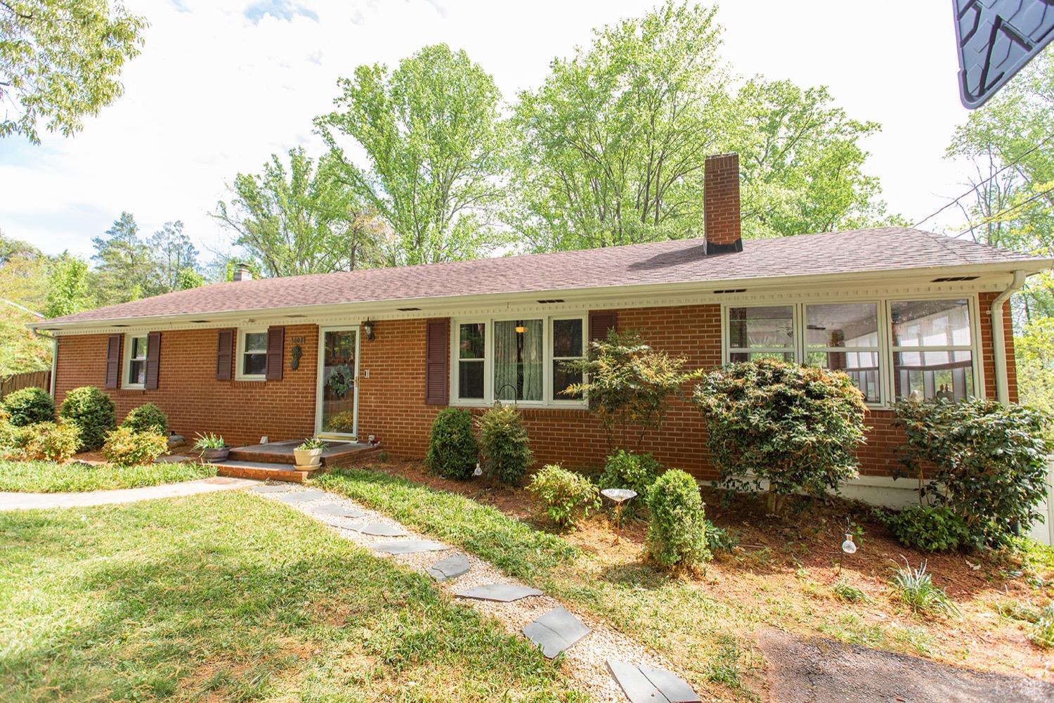 3108 Link Road Lynchburg, VA 24503 - Photo 3 of 39 Gallery Image 3