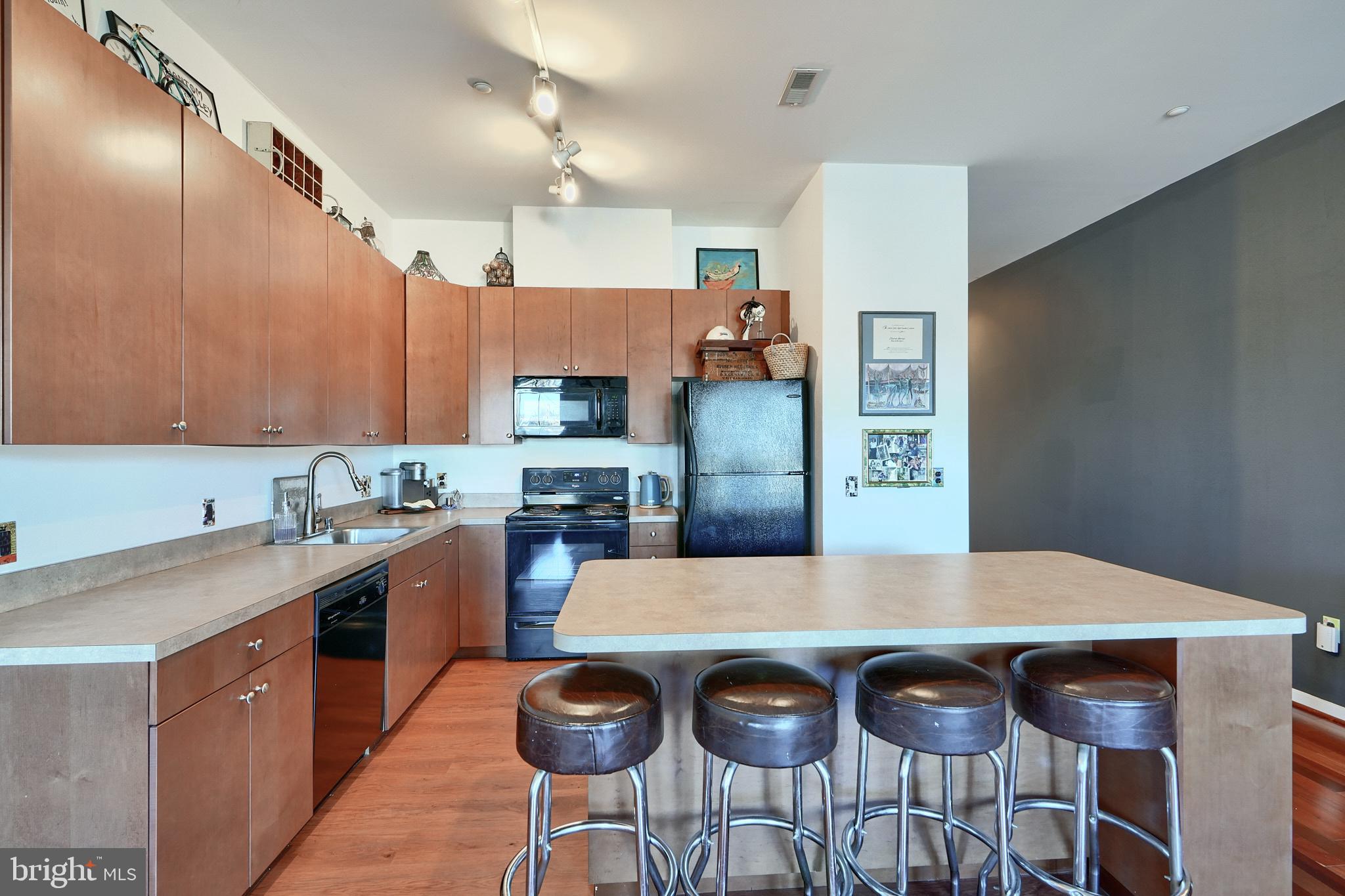 2007 Clipper Park Road, Unit 315 Baltimore, MD 21211 - Photo 3 of 33 Kitchen
