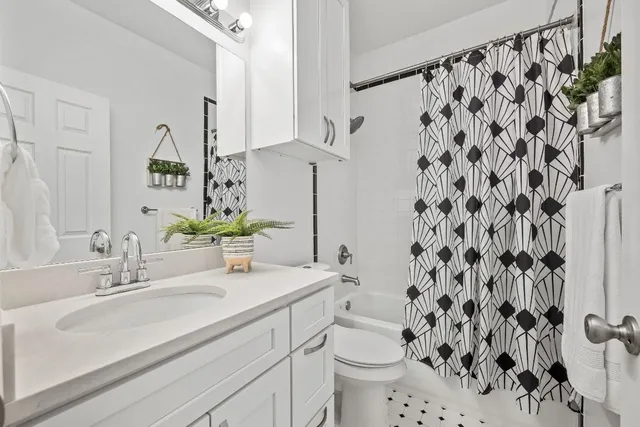 $225,000 | 6501 Columbia Oaks Court, Unit D8, Austin, TX 78759