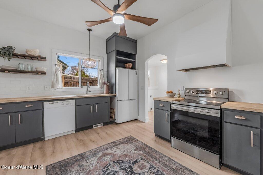 836 6th Street Coeur D'Alene, ID 83814 - Photo 12 of 28 Kitchen3