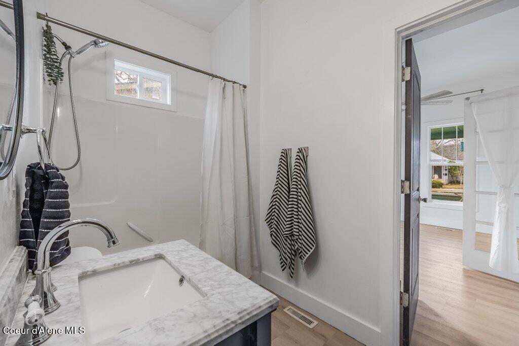 836 6th Street Coeur D'Alene, ID 83814 - Photo 23 of 28 Bathroom1