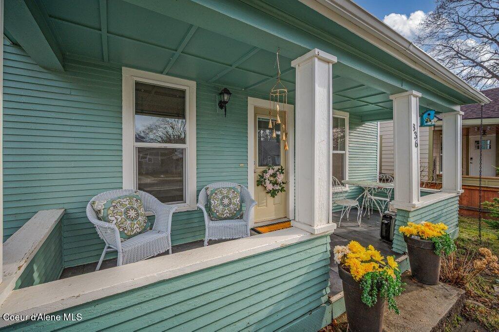 836 6th Street Coeur D'Alene, ID 83814 - Photo 4 of 28 Front Porch1