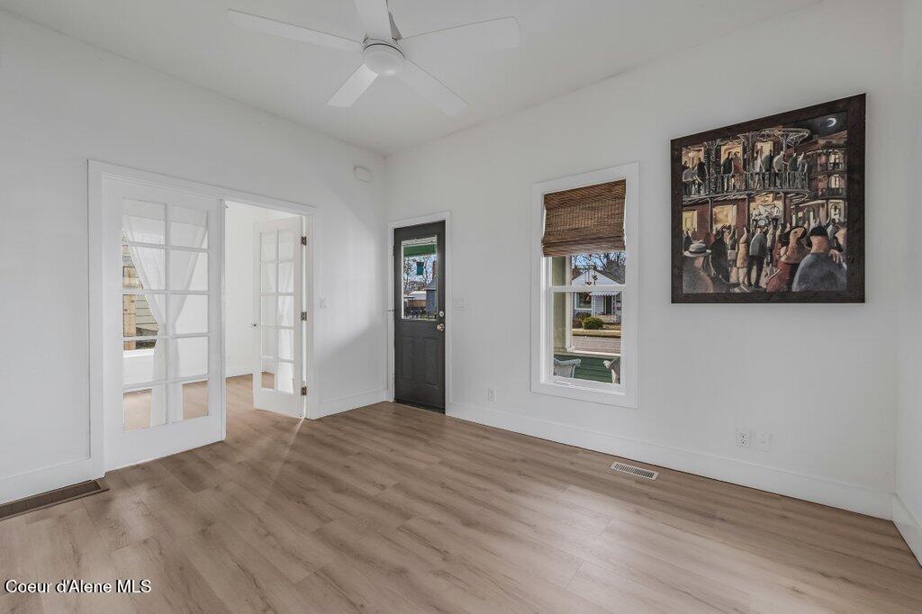 836 6th Street Coeur D'Alene, ID 83814 - Photo 7 of 28 Living Room3
