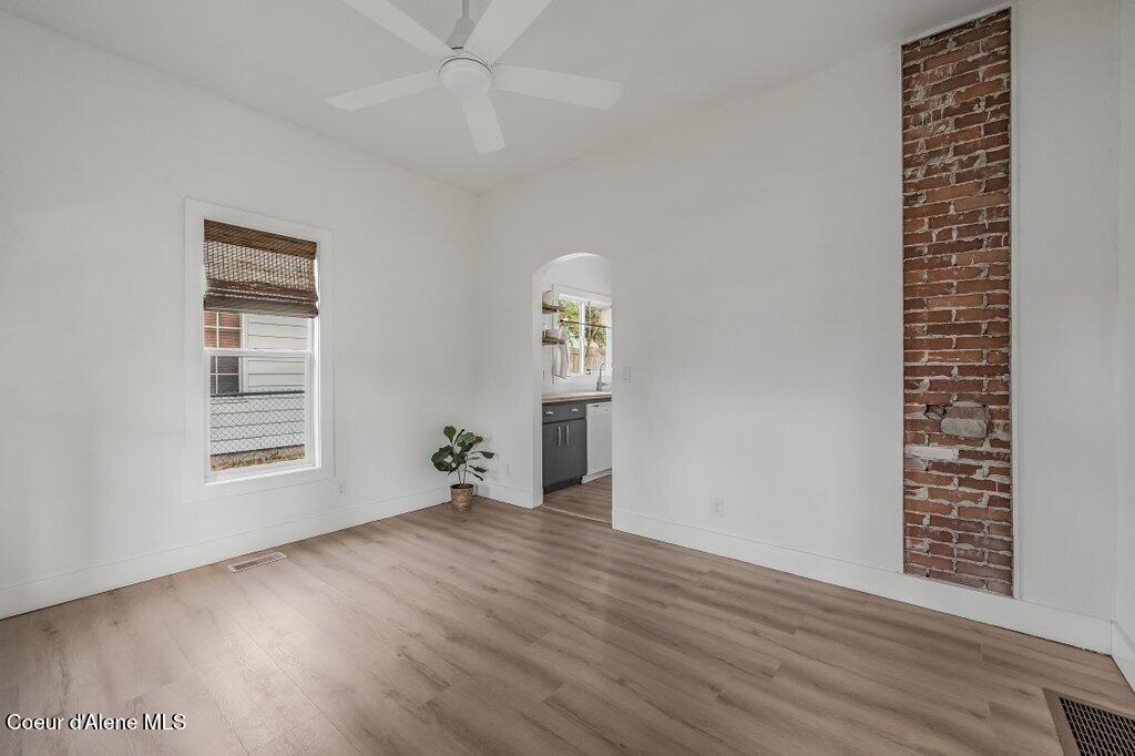 836 6th Street Coeur D'Alene, ID 83814 - Photo 8 of 28 Living Room1