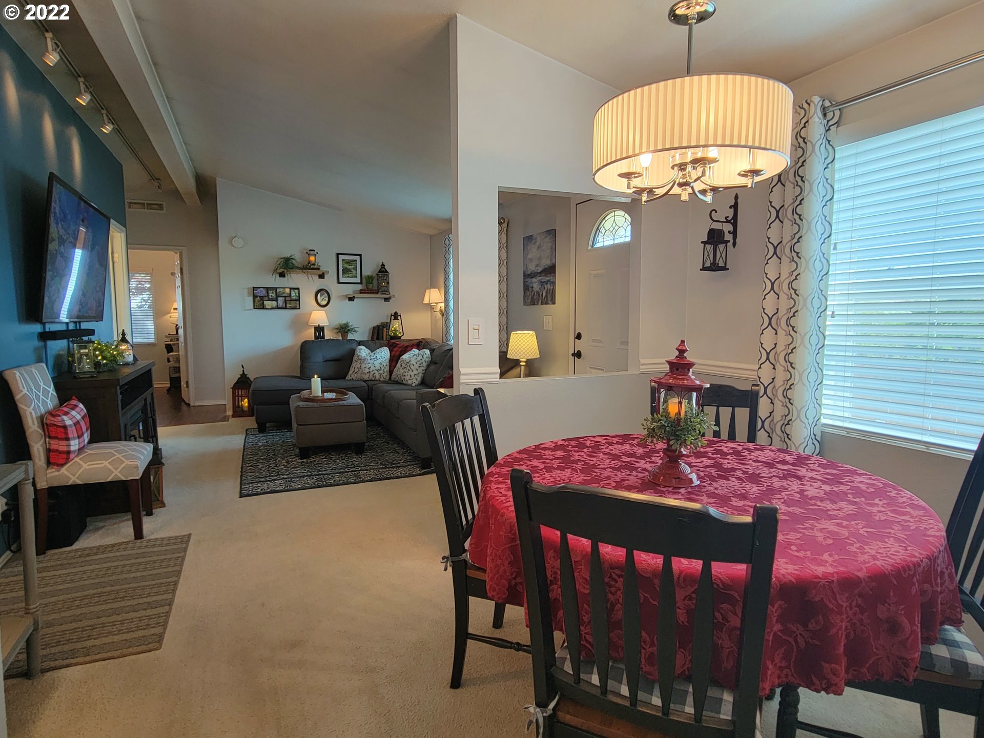 9811 Southwest Herman Road, Unit 43 Tualatin, OR 97062 - Photo 15 of 32 a view of a dining room with furniture