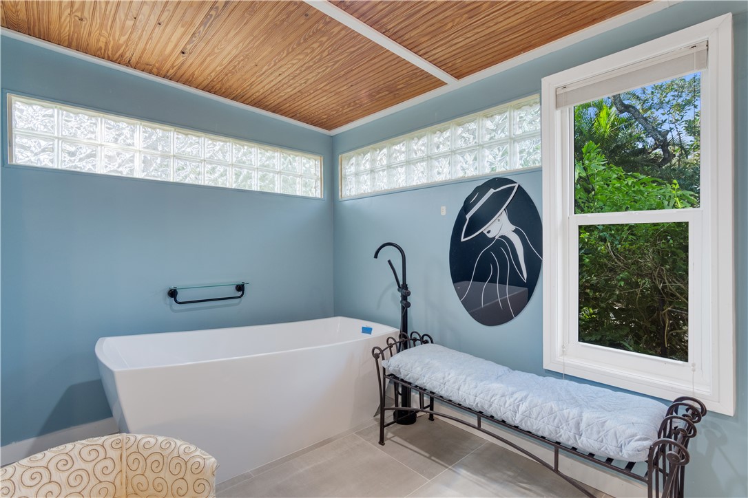 618 Holly Road Vero Beach, FL 32963 - Photo 19 of 36