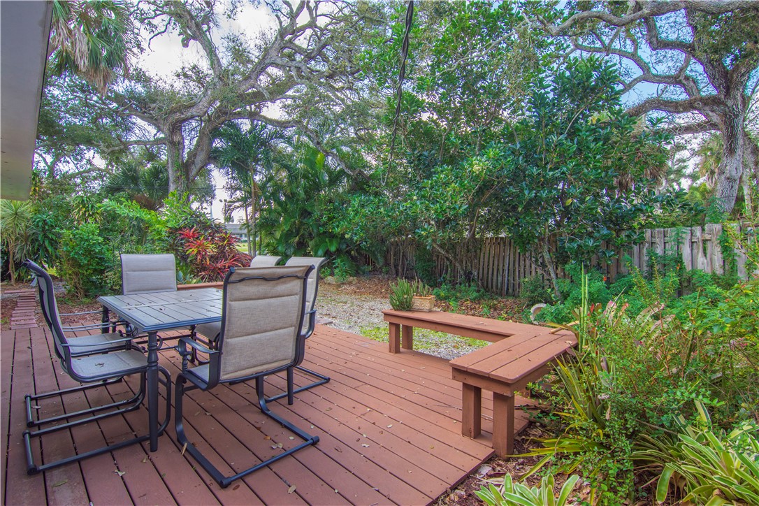 618 Holly Road Vero Beach, FL 32963 - Photo 28 of 36