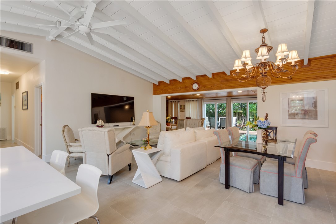 618 Holly Road Vero Beach, FL 32963 - Photo 7 of 36