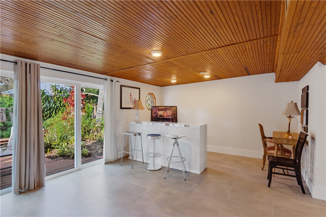 618 Holly Road Vero Beach, FL 32963 - Photo 9 of 36