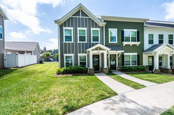 $300,000 | 1809 Edgewater Drive Northwest, Conover, NC 28613