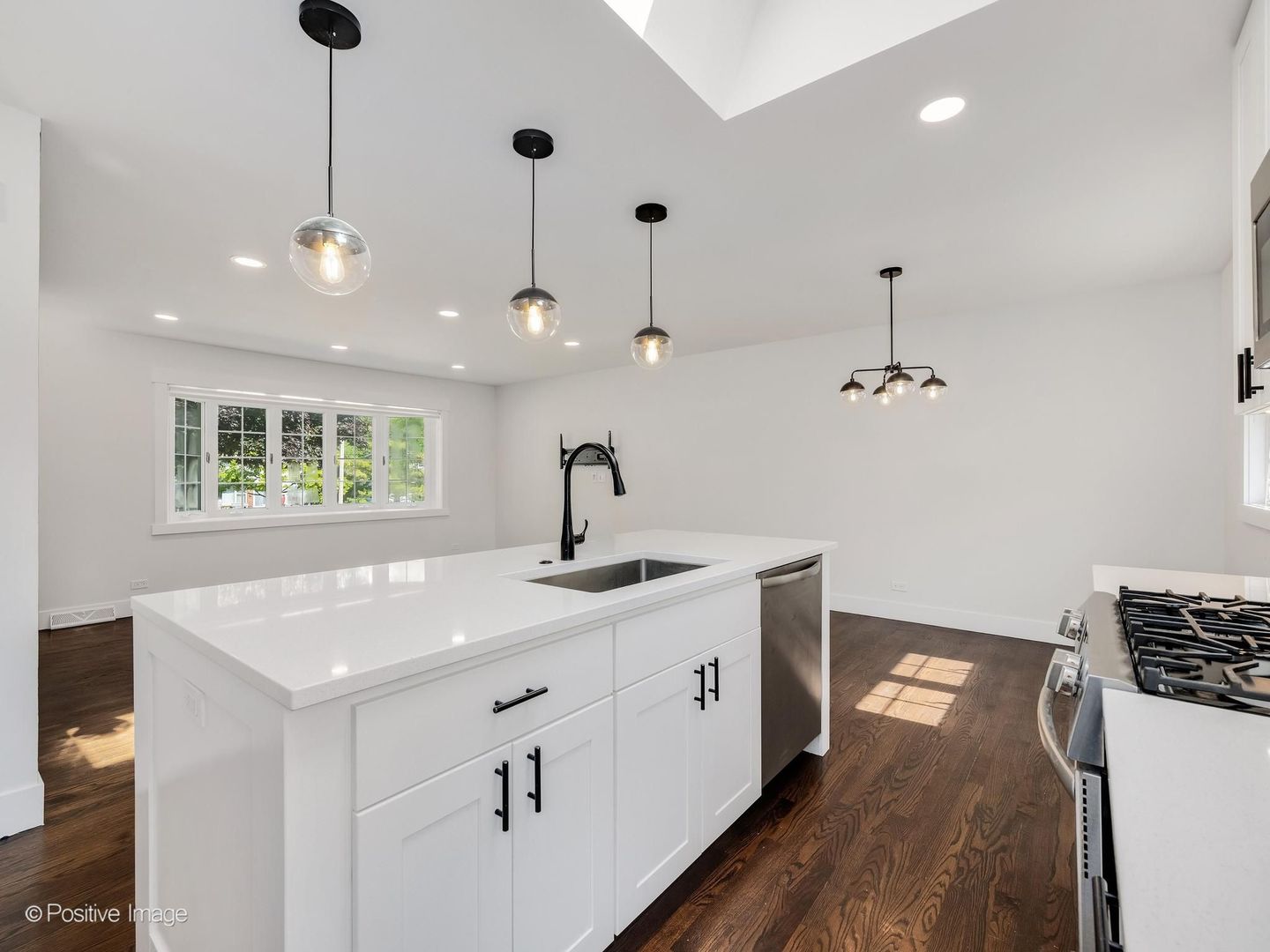 808 Delles Road Wheaton, IL 60189 - Photo 12 of 27