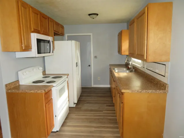 $159,900 | 311 Sherwood Forest Drive, Galveston, IN 46932