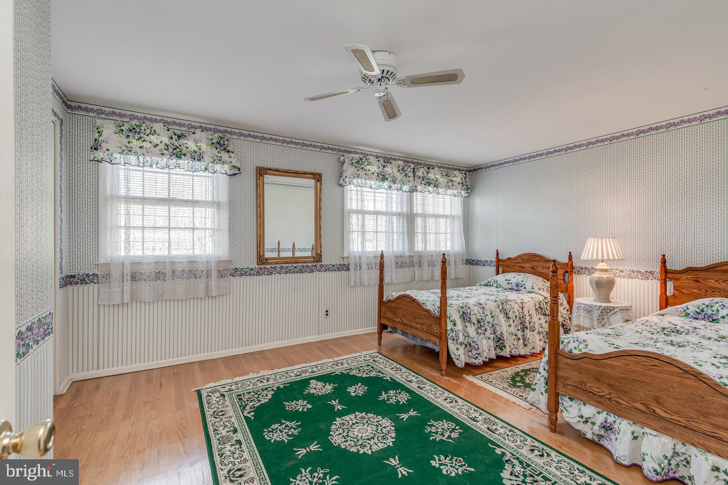18 Locust Grove Road Cherry Hill, NJ 08003 - Photo 22 of 38 Huge bedroom
