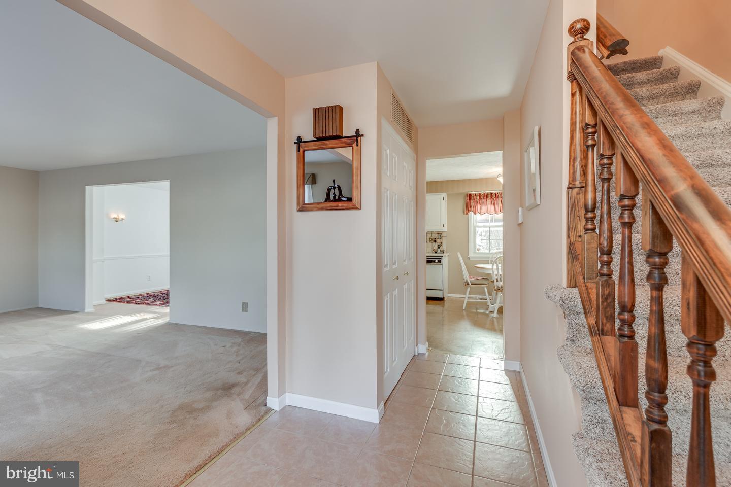 18 Locust Grove Road Cherry Hill, NJ 08003 - Photo 5 of 38 Foyer entry with ceramic tile