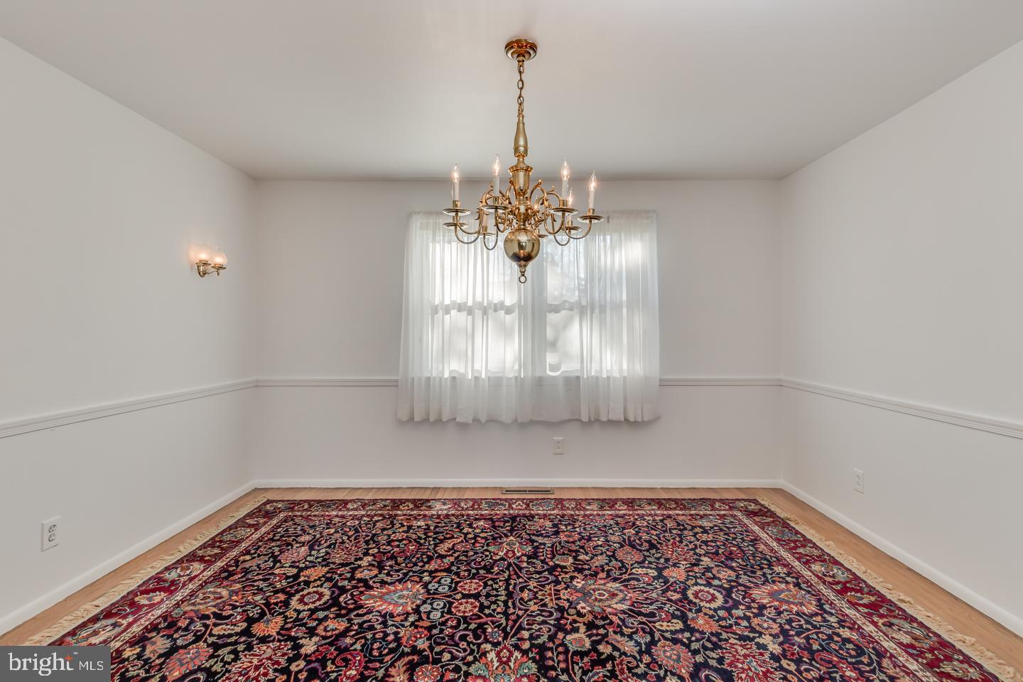 18 Locust Grove Road Cherry Hill, NJ 08003 - Photo 9 of 38 Dining room with chair rail