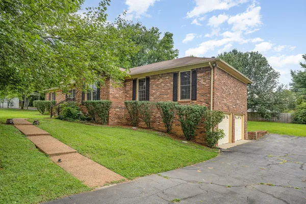 $375,000 | 408 Shawnee Drive, Columbia, TN 38401