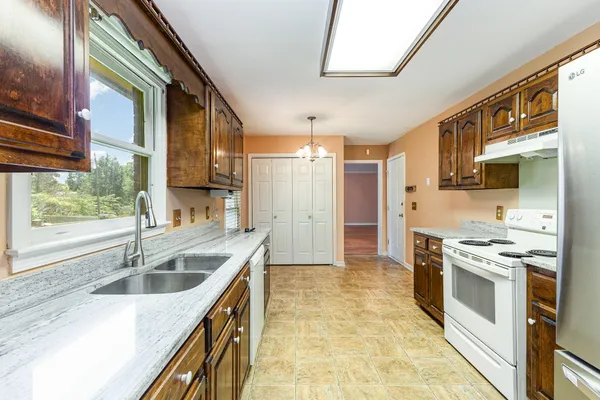 $375,000 | 408 Shawnee Drive, Columbia, TN 38401