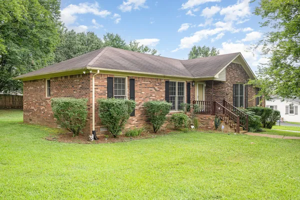 $375,000 | 408 Shawnee Drive, Columbia, TN 38401