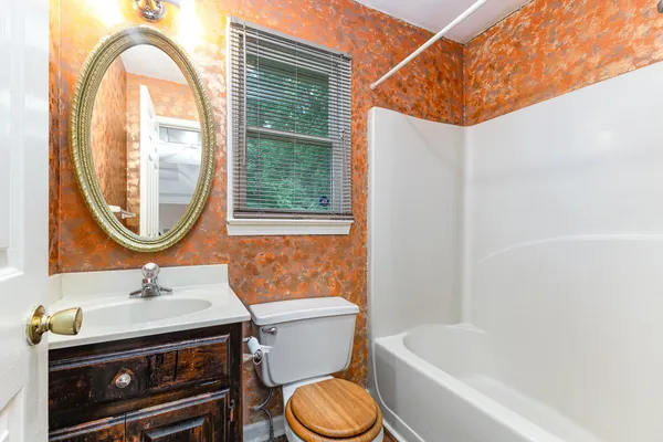 $375,000 | 408 Shawnee Drive, Columbia, TN 38401