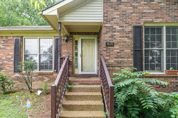 $375,000 | 408 Shawnee Drive, Columbia, TN 38401