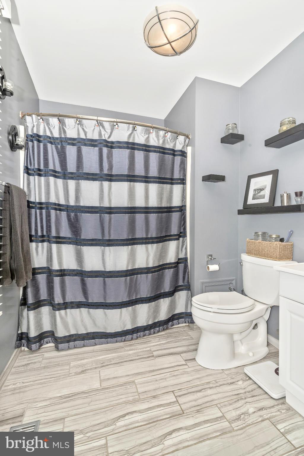 6711 West Lakeridge Road New Market, MD 21774 - Photo 17 of 30 Bath (Master)