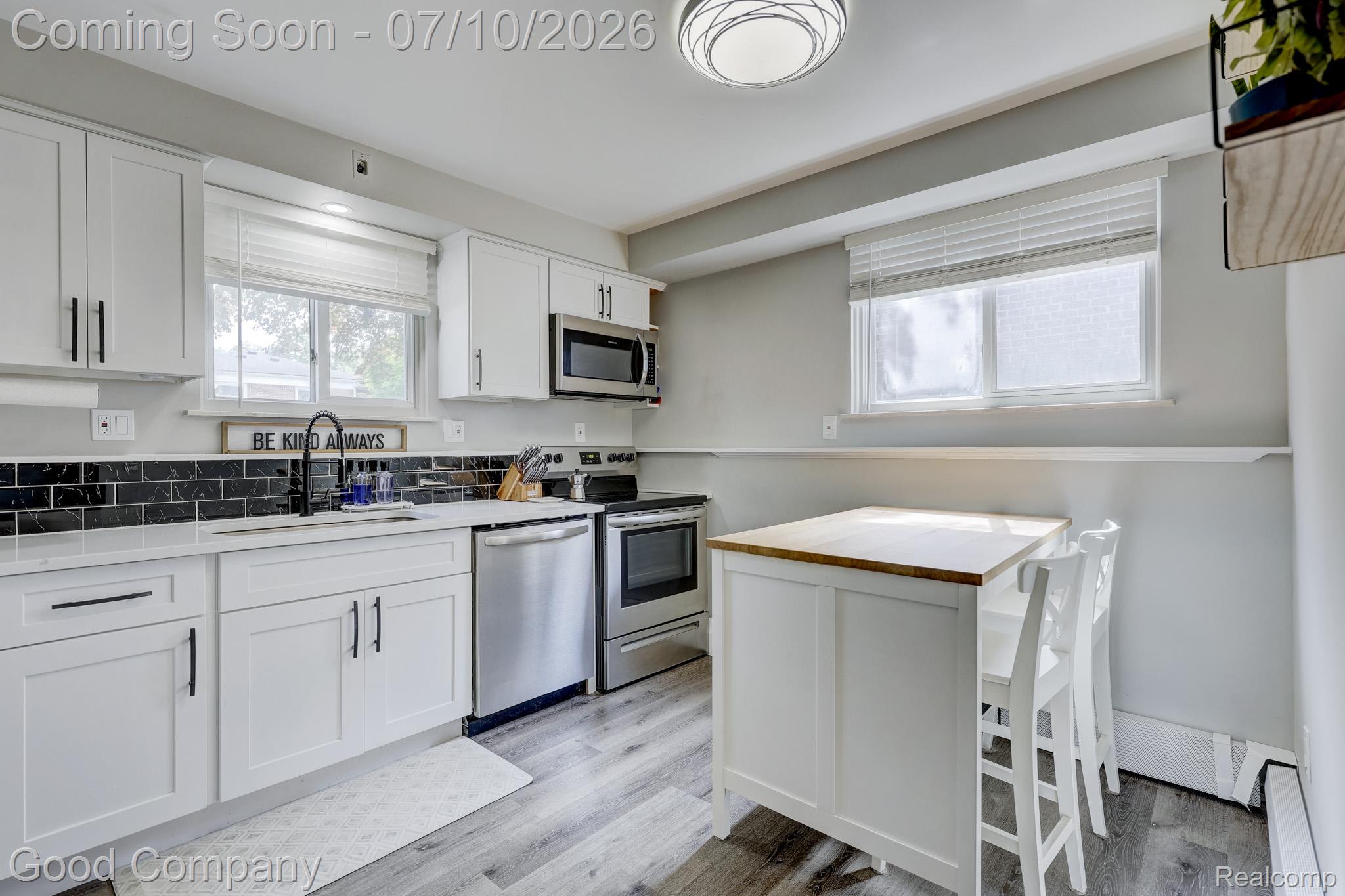 2954 Harvard Road Berkley, MI 48072 - Photo 9 of 43 2954 Harvard Rd.-10.jpg