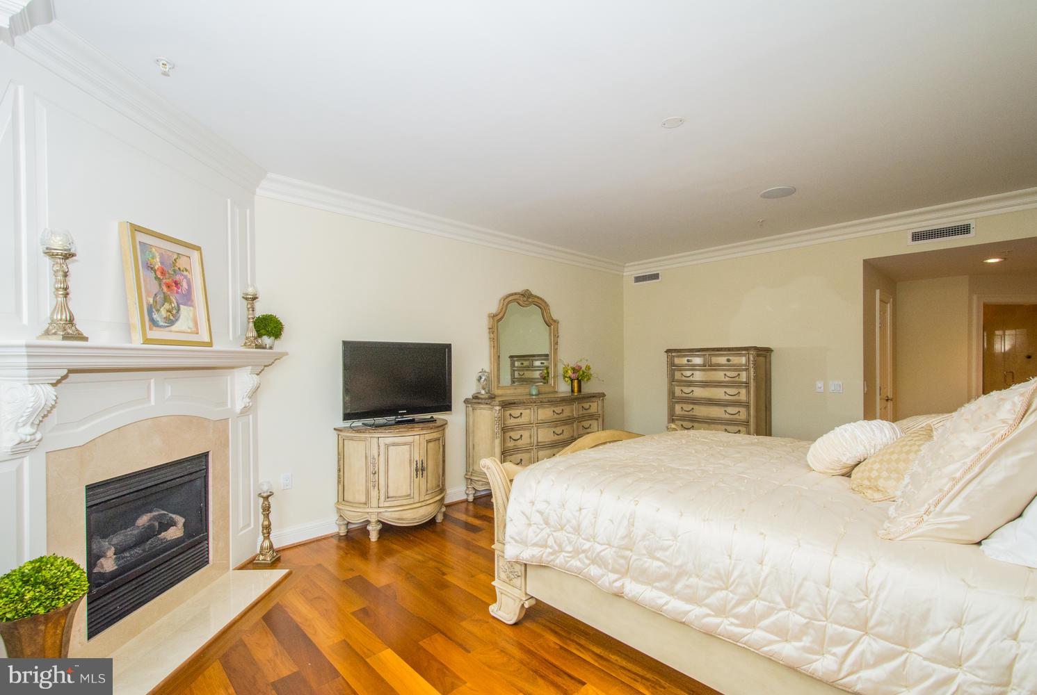 801 Key Highway, Unit P51 Baltimore, MD 21230 - Photo 33 of 56