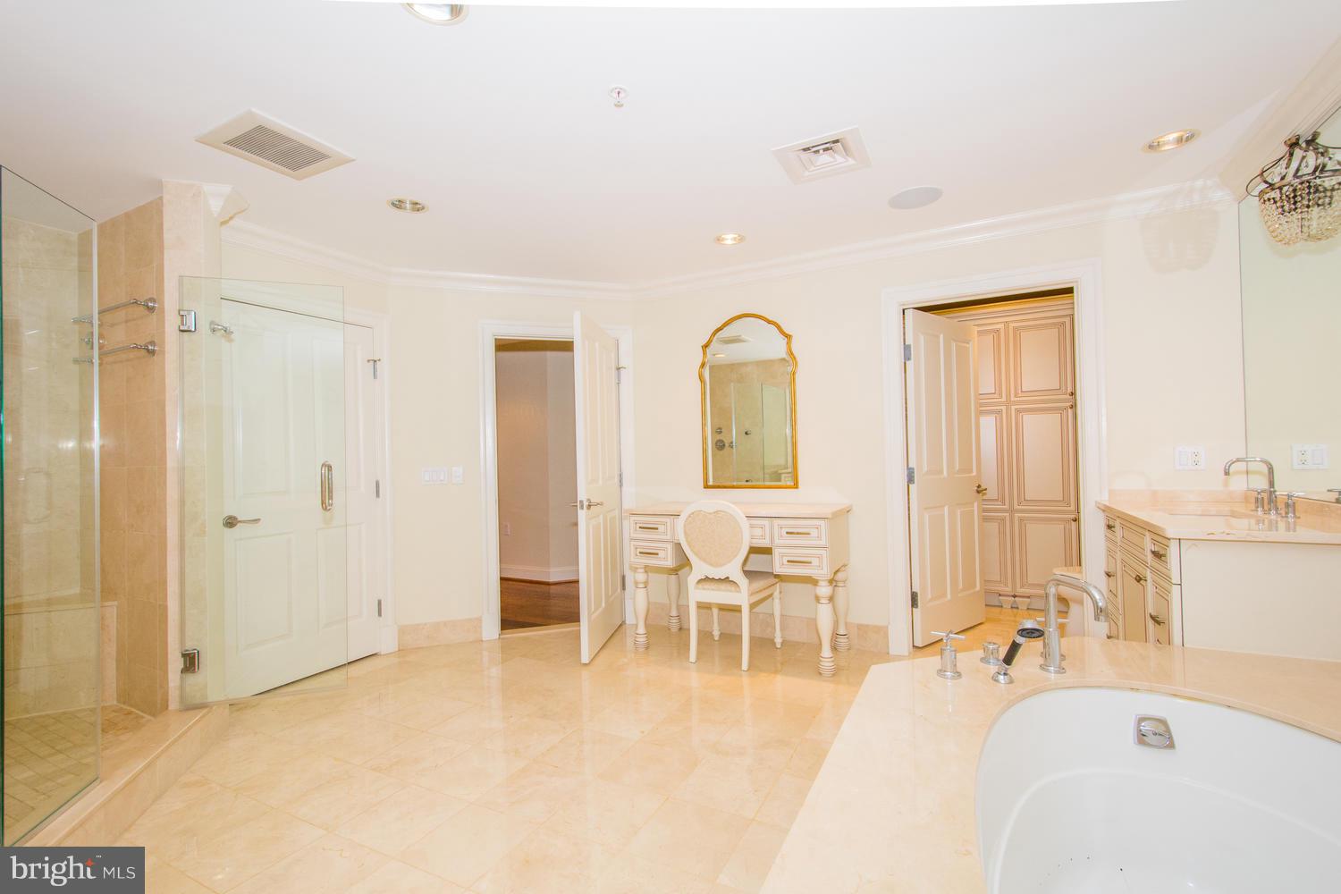 801 Key Highway, Unit P51 Baltimore, MD 21230 - Photo 36 of 56