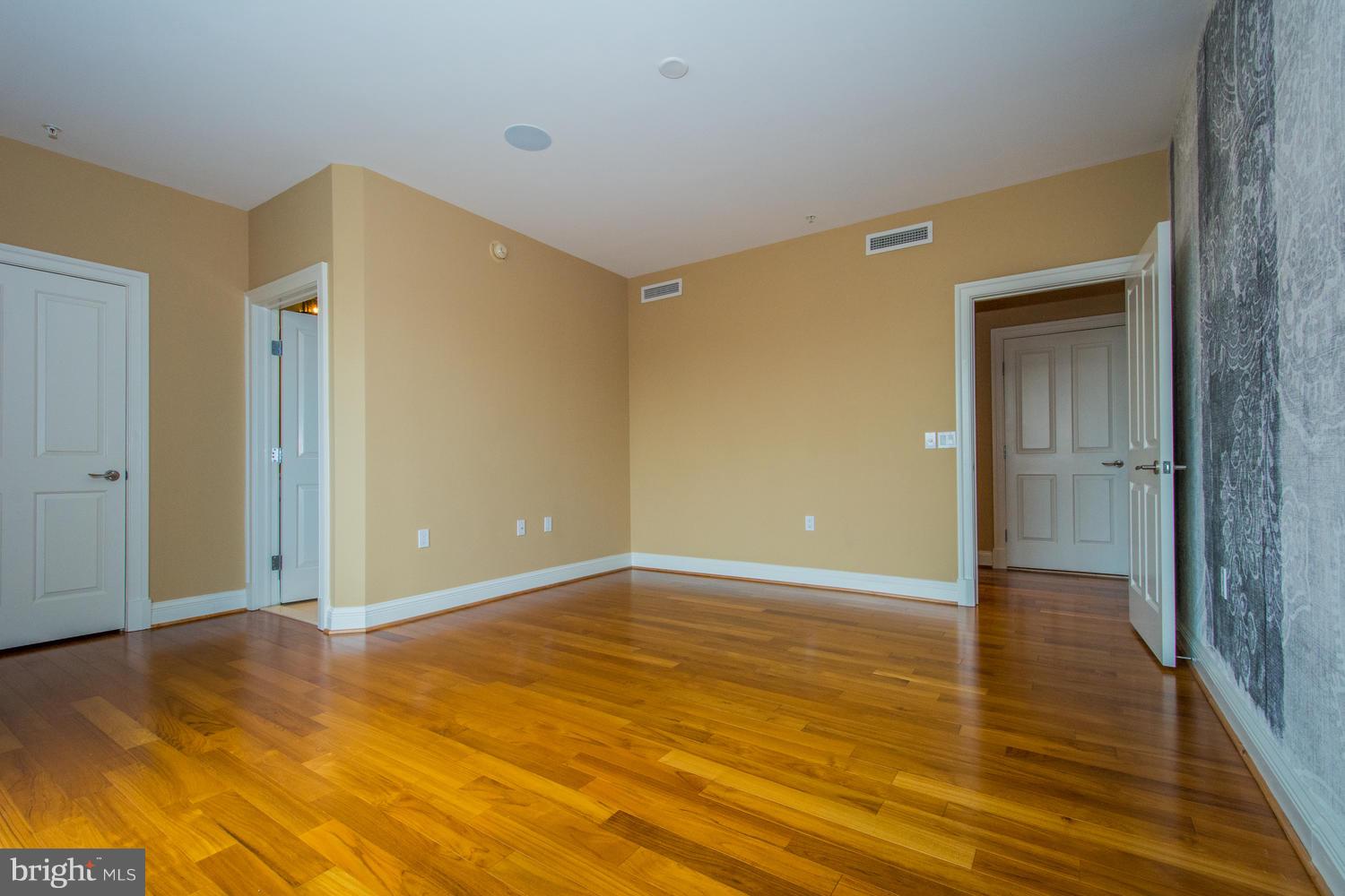801 Key Highway, Unit P51 Baltimore, MD 21230 - Photo 40 of 56