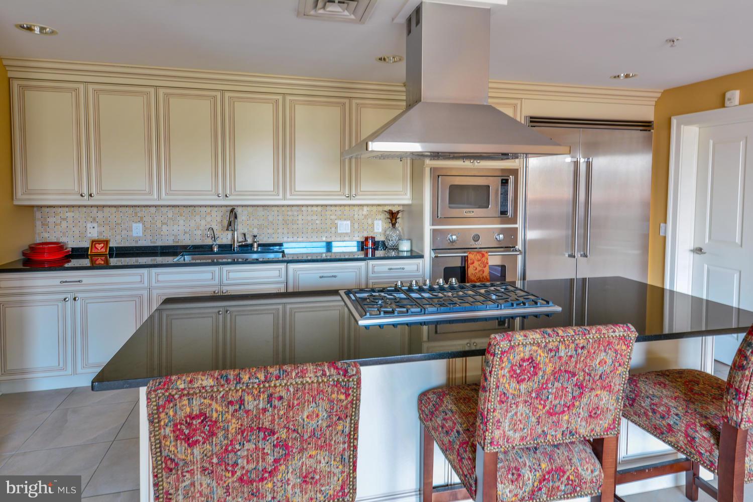 801 Key Highway, Unit P51 Baltimore, MD 21230 - Photo 7 of 56