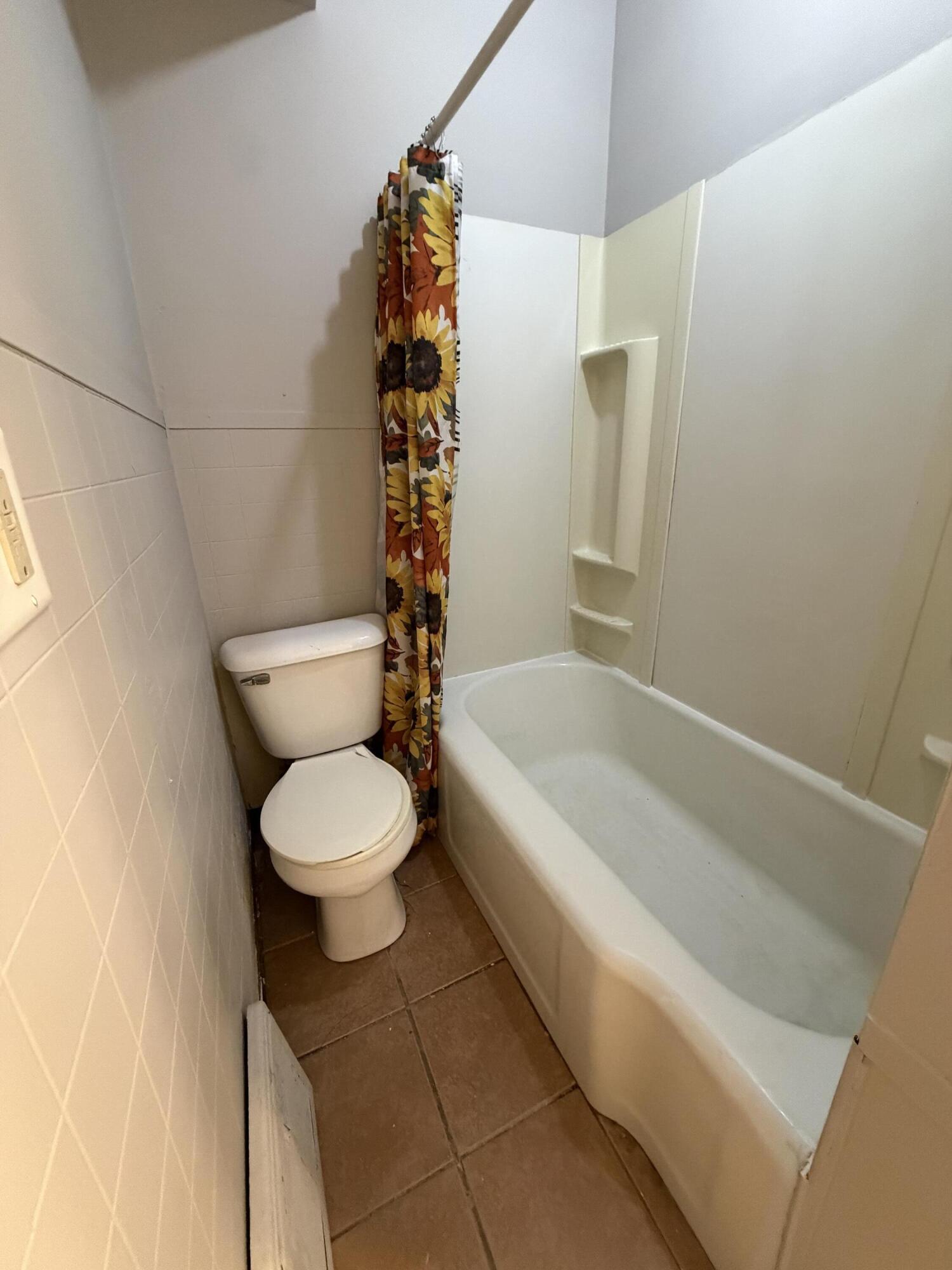 1024 Hagerer Street Racine, WI 53402 - Photo 15 of 17 U1 Bath