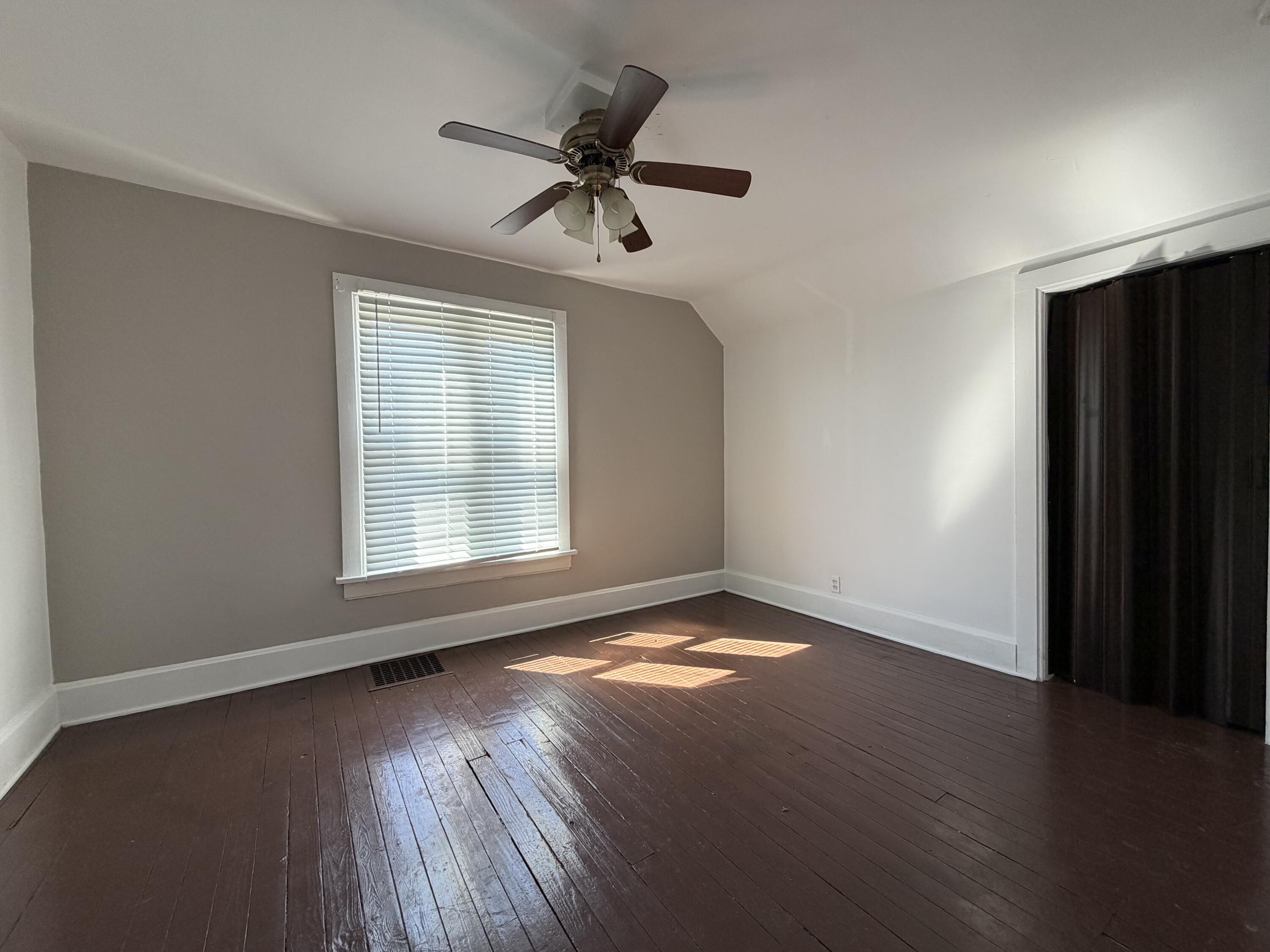 1024 Hagerer Street Racine, WI 53402 - Photo 5 of 17 U2 Bed 1