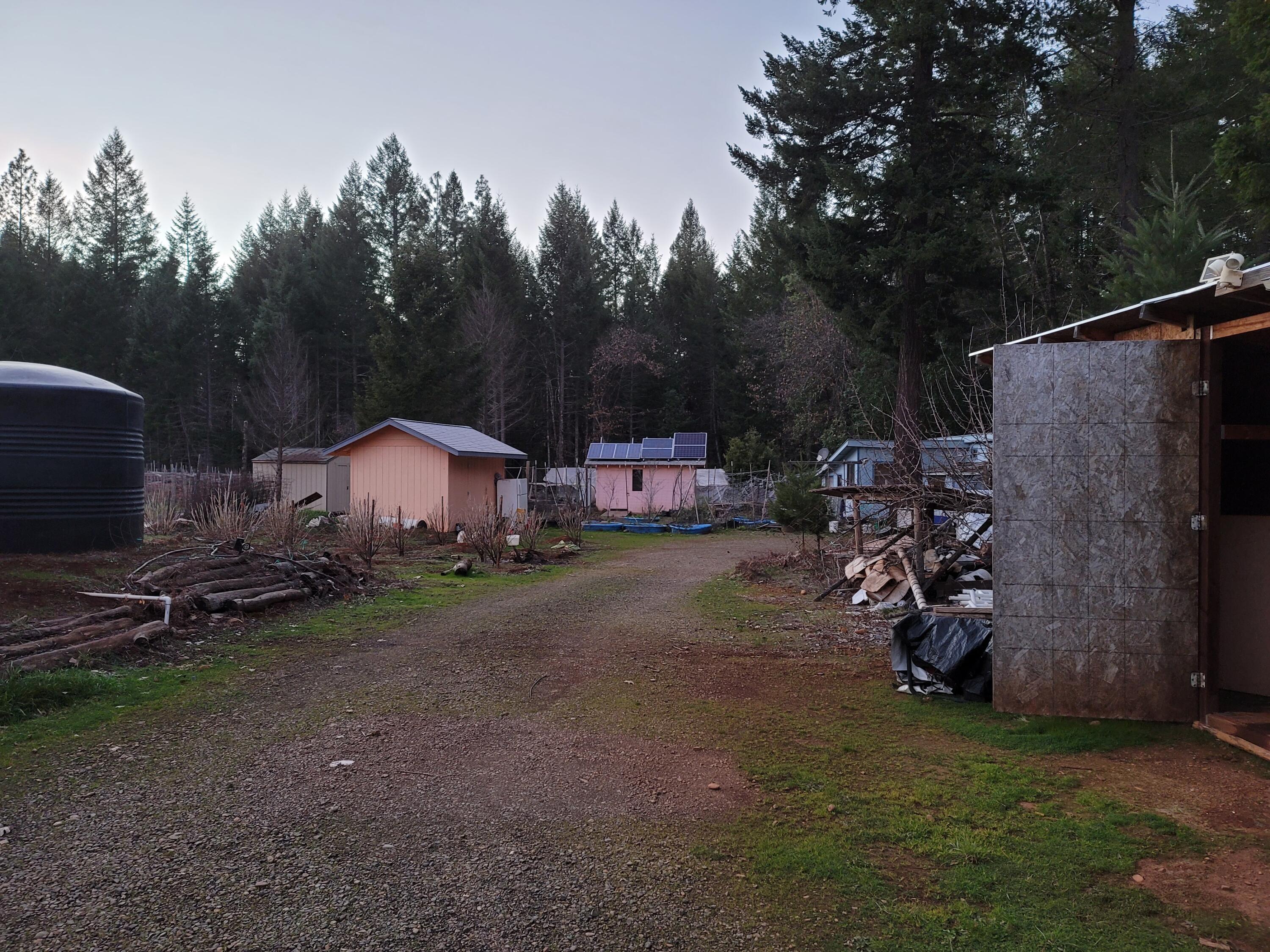 3358 Rockydale Road Cave Junction, OR 97523 - Photo 8 of 12 3
