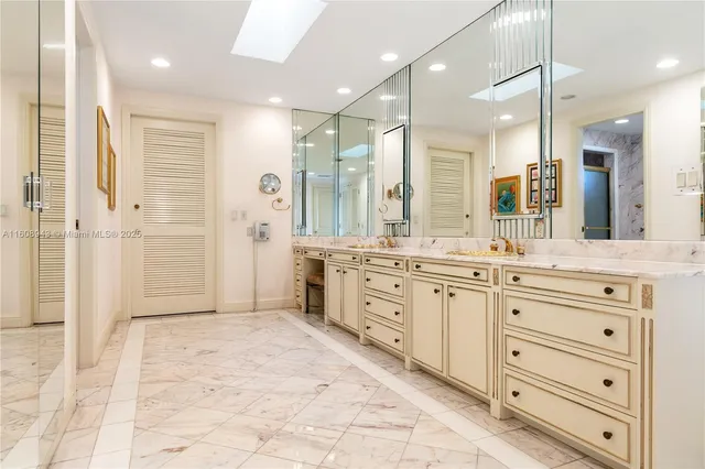 $29,900,000 | 241 Cape Florida Drive, Key Biscayne, FL 33149